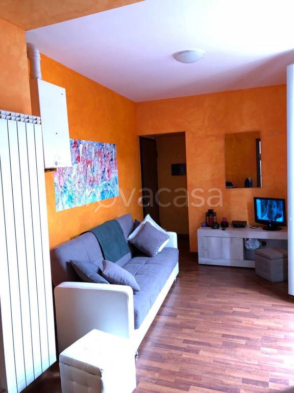 Appartamento in in vendita da privato a Porto Valtravaglia via Roma, 31
