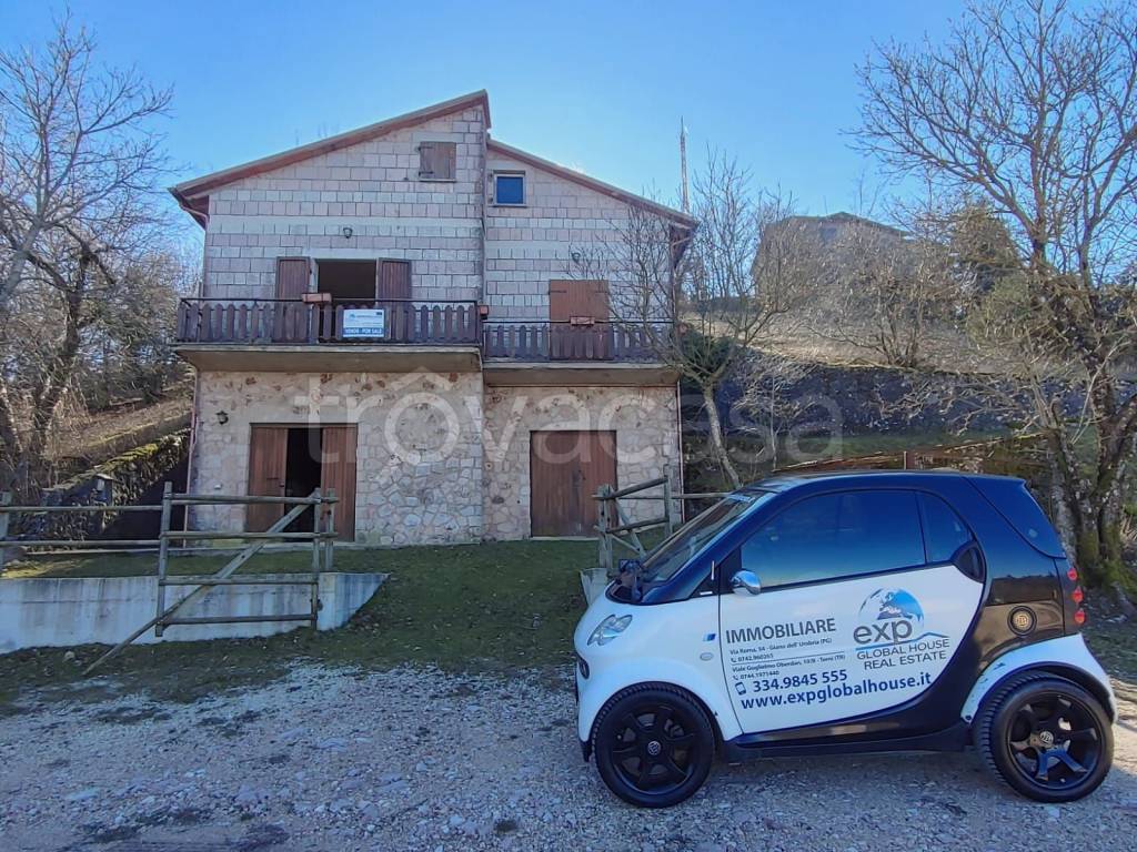 Villa in vendita a Giano dell'Umbria via Caldarello, 27