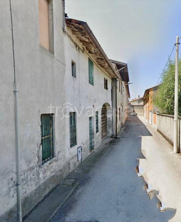Casale in in vendita da privato a Corte de' Cortesi con Cignone via Piave, 6