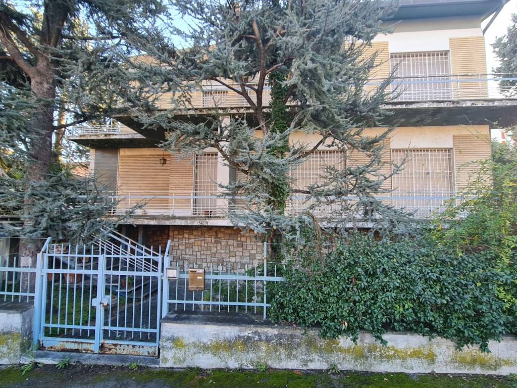 Villa in vendita a Jesi via Raffaello Sanzio