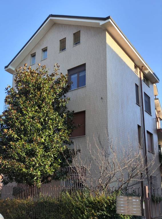Ufficio in affitto a Milano via Lepanto, 1
