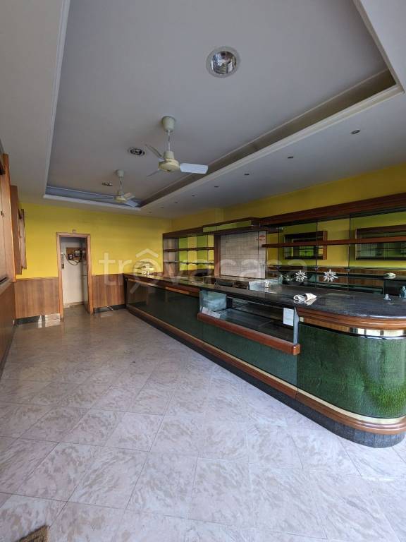 Bar in in vendita da privato a Roma viale Ammiraglio del Bono, 45