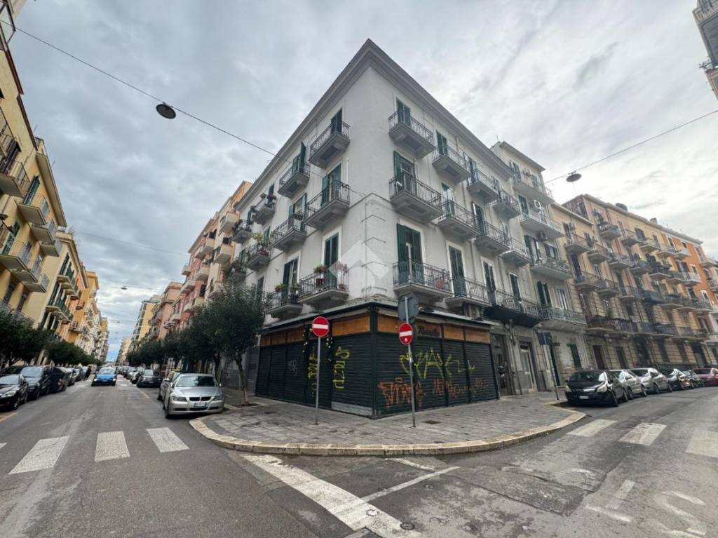 Appartamento in vendita a Bari via durazzo, 35