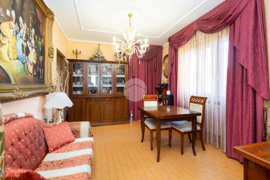 Appartamento in vendita a Beinasco via donizetti, 6