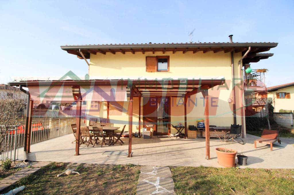 Villa a Schiera in vendita a Somma Lombardo via Vignazze