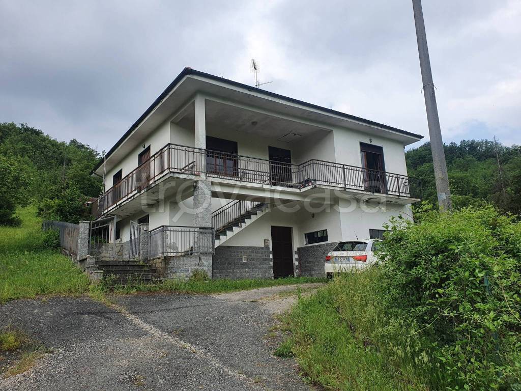 Villa in vendita a Gavi frazione Pratolungo, 87