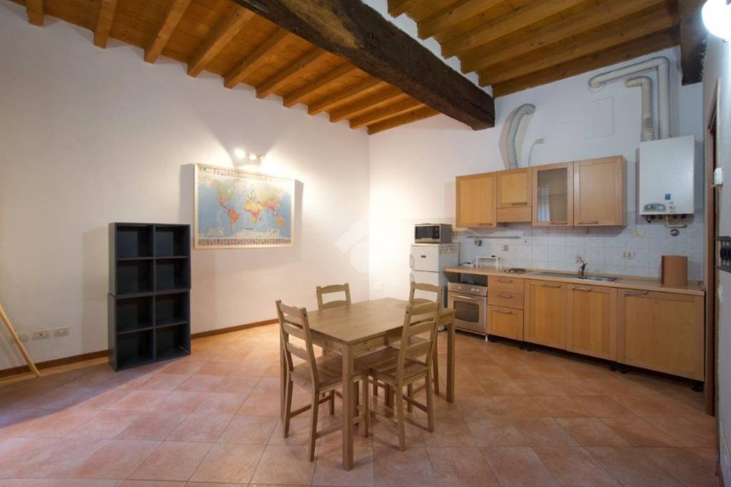 Appartamento in vendita ad Albairate piazza Giuseppe Garibaldi, 34