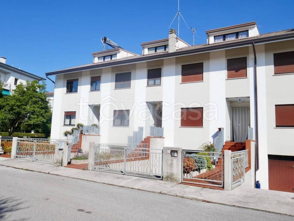 Villa a Schiera in vendita a Spilimbergo