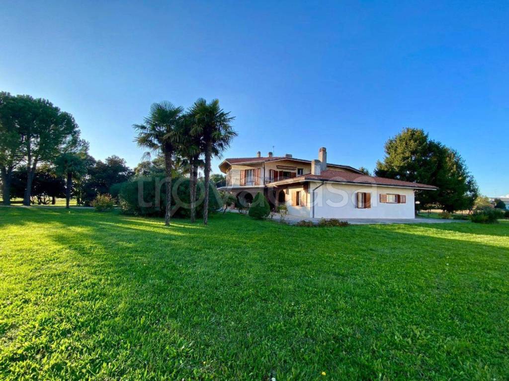 Villa in vendita a Fiumicello Villa Vicentina via Adriano Olivetti, 26