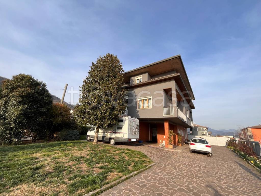 Villa Bifamiliare in vendita a San Paolo d'Argon via Abate Salvioni, 12