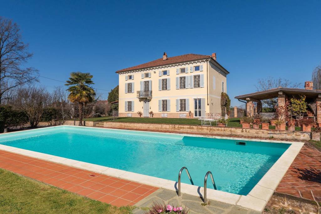 Villa in vendita ad Altavilla Monferrato cascina Moncervetto