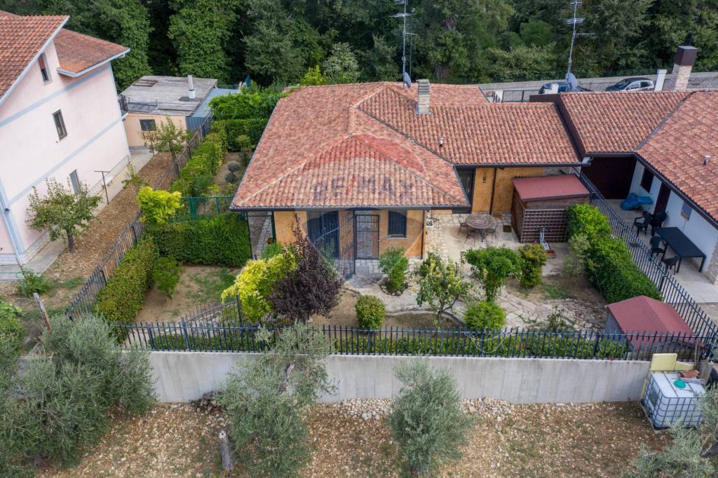 Villa in vendita a Mozzagrogna via Papa Giovanni Paolo ii, 35