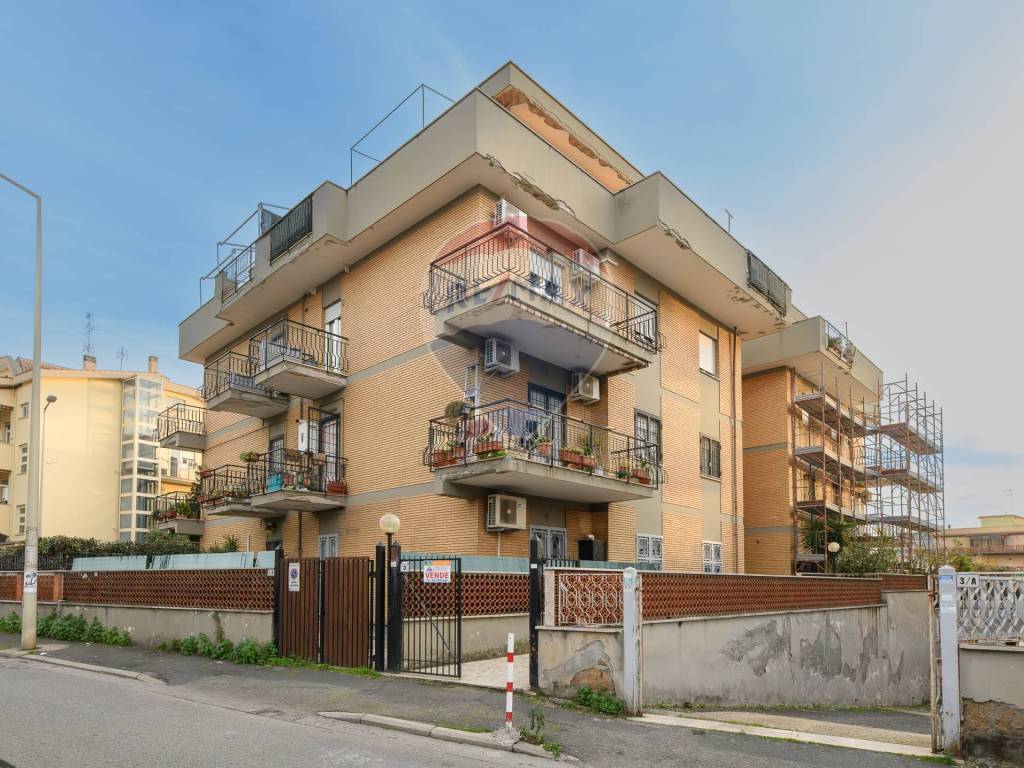 Appartamento in vendita a Ladispoli via Milazzo, 35