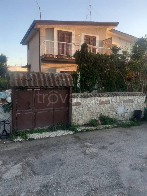 Villa Bifamiliare in in vendita da privato a Castel Volturno viale Umberto Boccioni, 23