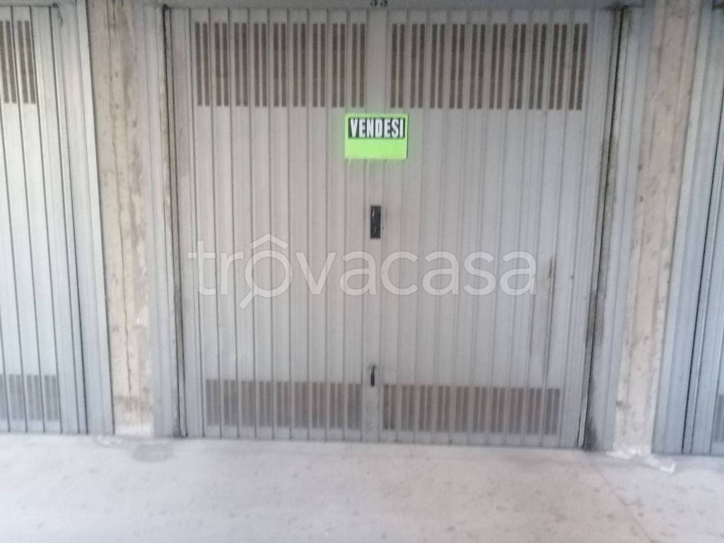 Garage in vendita a Brugherio via Bindellera, 33