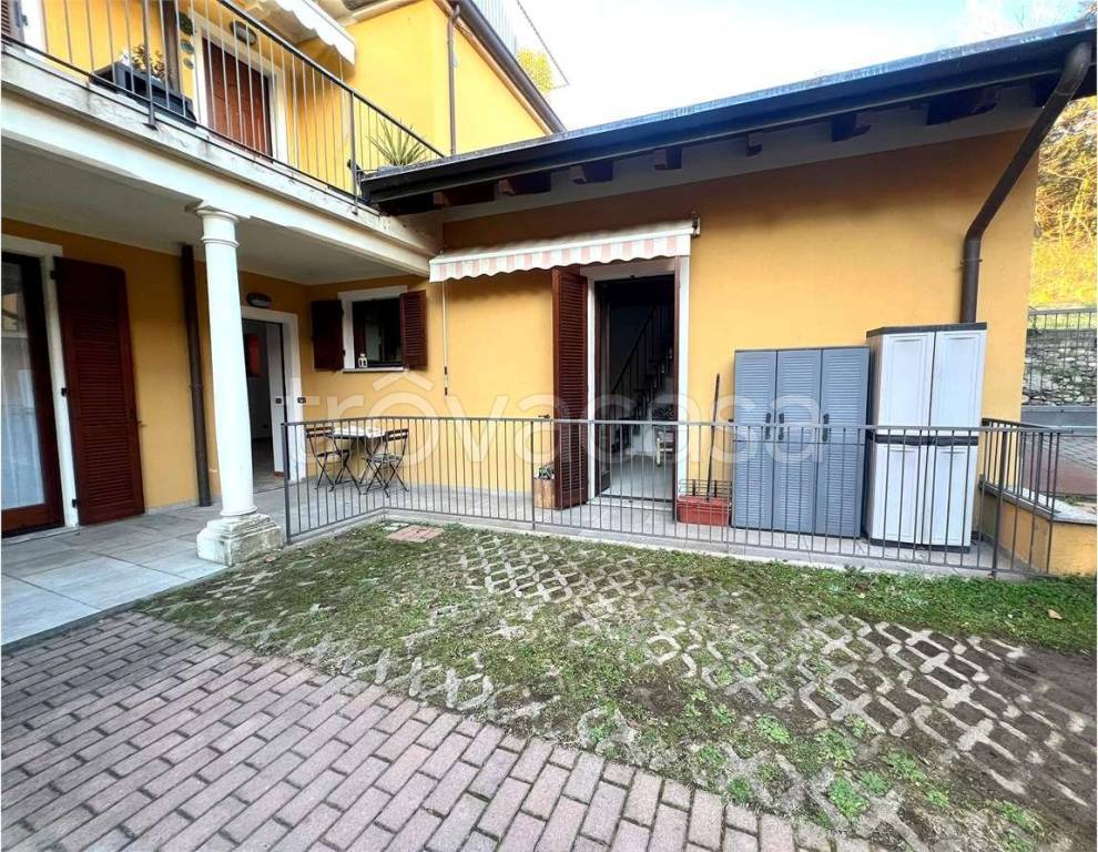 Appartamento in vendita a Borgomanero via Bescapè, 42