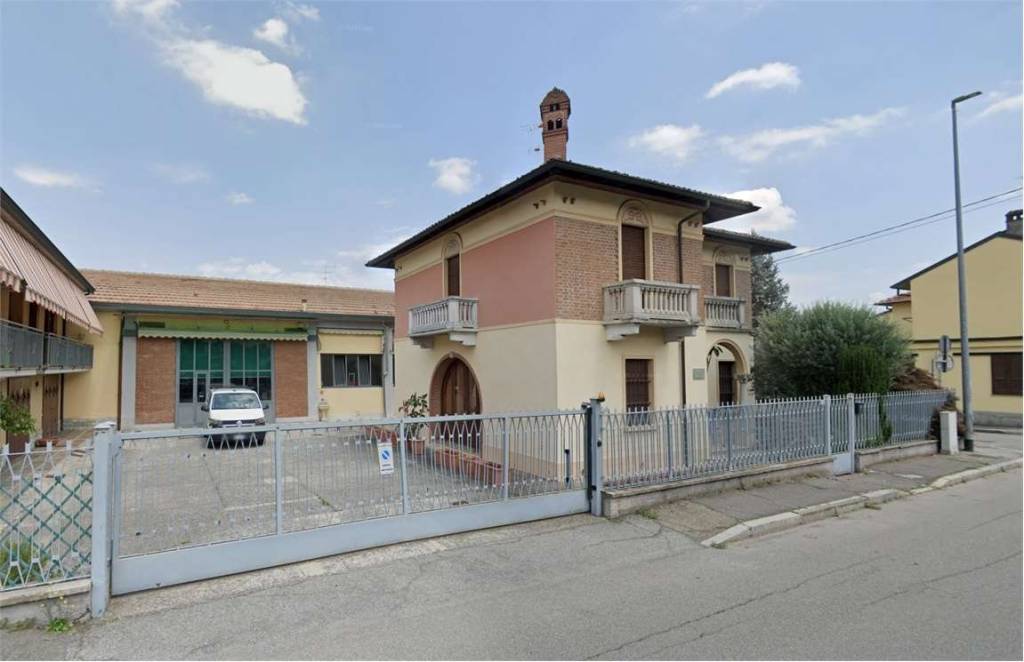 Villa all'asta a San Colombano al Lambro via Corridoni, 38
