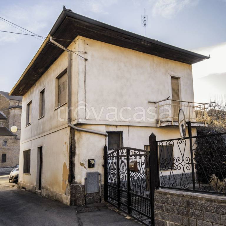 Casa Indipendente in vendita a Bosconero via Roma, 7