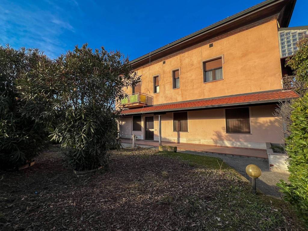 Appartamento in vendita a Castrezzato via Finiletto, 1