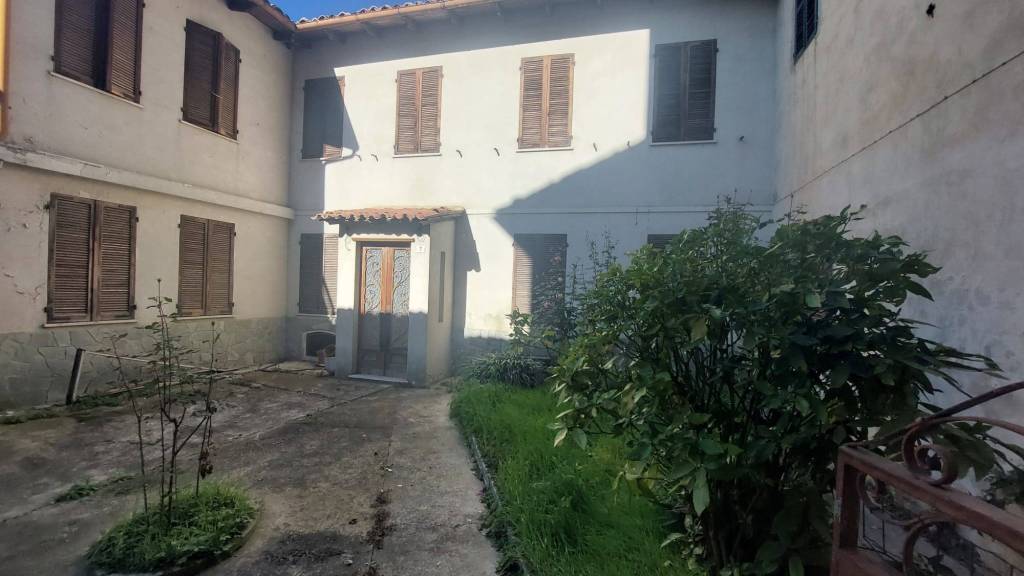 Casa Indipendente in vendita a Frassinello Monferrato piazza Regina Margherita, 7