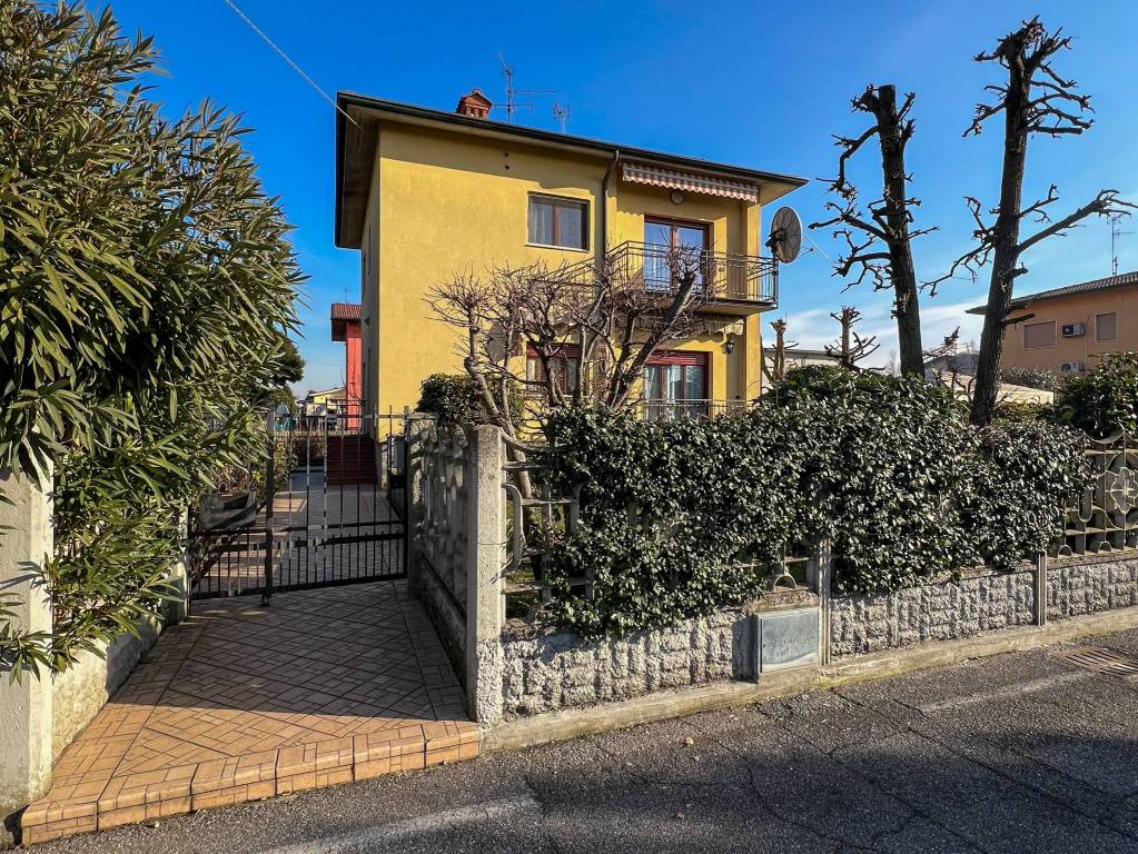 Appartamento in vendita a Castelcovati via Piave, 2
