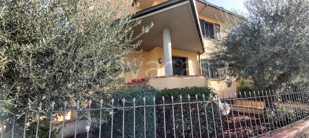 Villa in vendita a Poggio a Caiano viale Aldo Moro