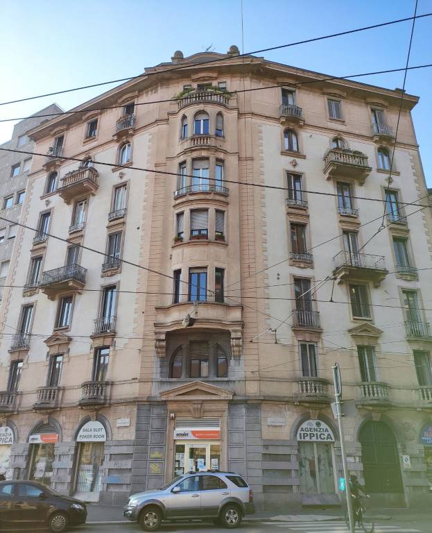 Magazzino in affitto a Milano via Luigi Federico Menabrea, 25