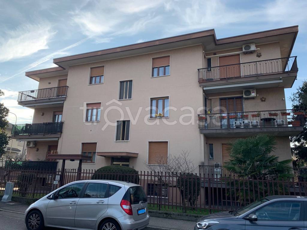 Appartamento in vendita a Desio via Carlo Pisacane, 10