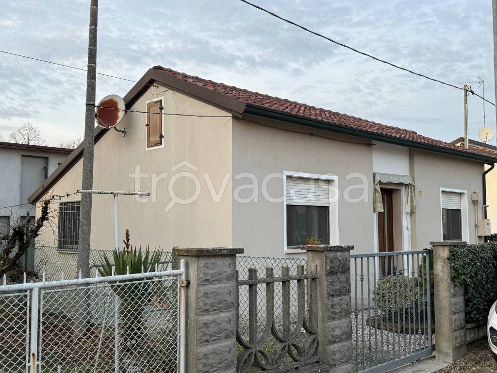 Villa in vendita a Conselice via Italia, 16