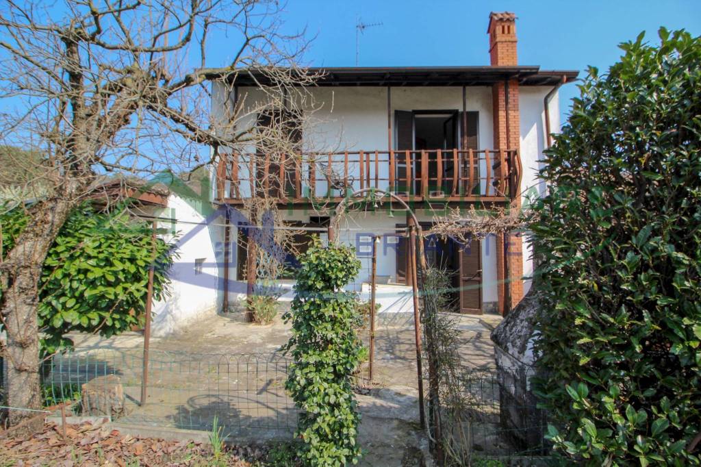 Villa in vendita a Somma Lombardo via San Giovanni Bosco