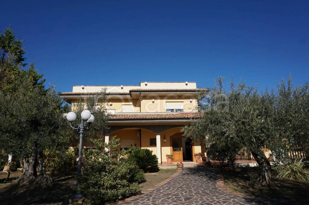Villa in vendita a Pianella contrada Colle Ciafardone