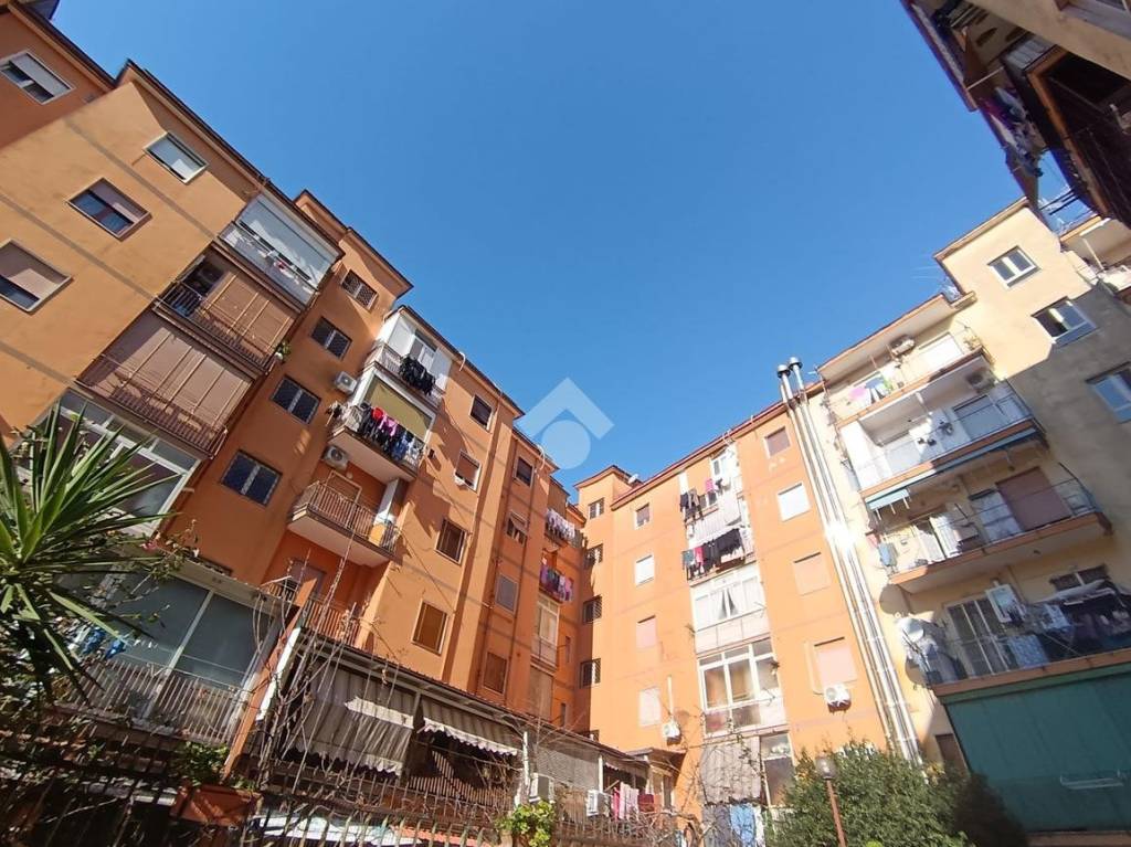 Appartamento in vendita a Napoli via cassano