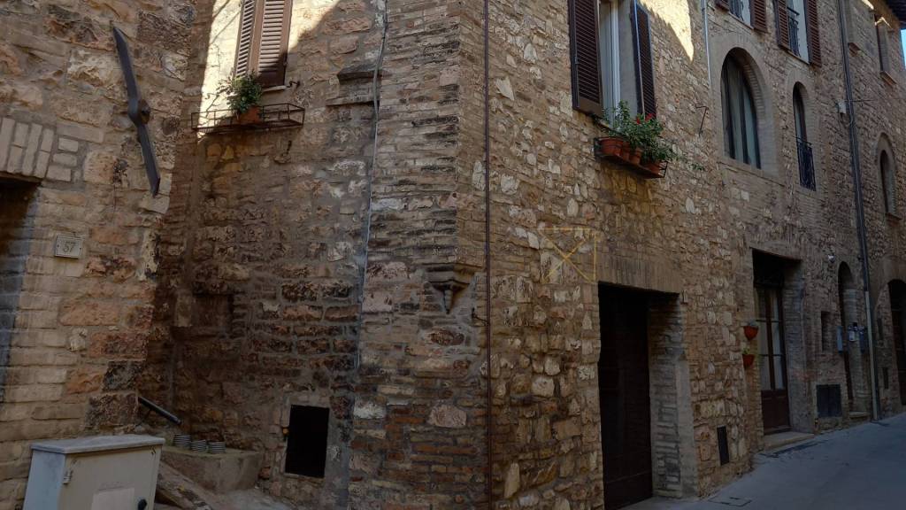 Casa Indipendente in vendita a Spello via Giulia, 63