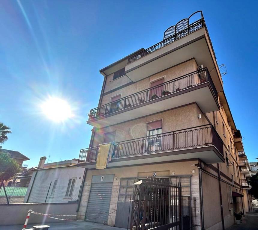 Appartamento in vendita a Roma via Maletto