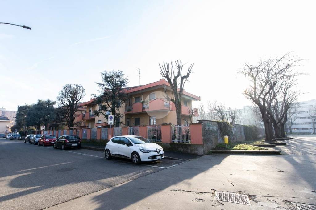 Appartamento in vendita a Cesano Boscone via Pietro Mascagni, 3