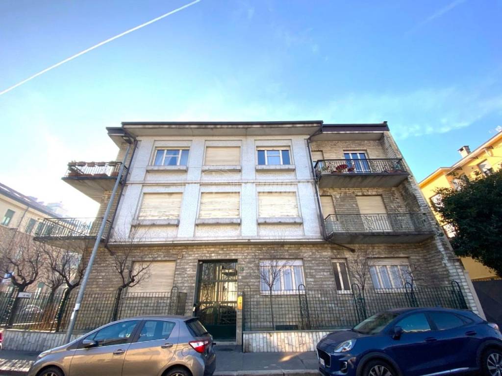 Appartamento in vendita a Torino via Rosolino Pilo 15
