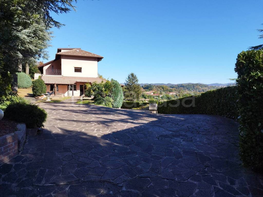 Villa in vendita a Viganò via Giuseppe Mazzini, 16