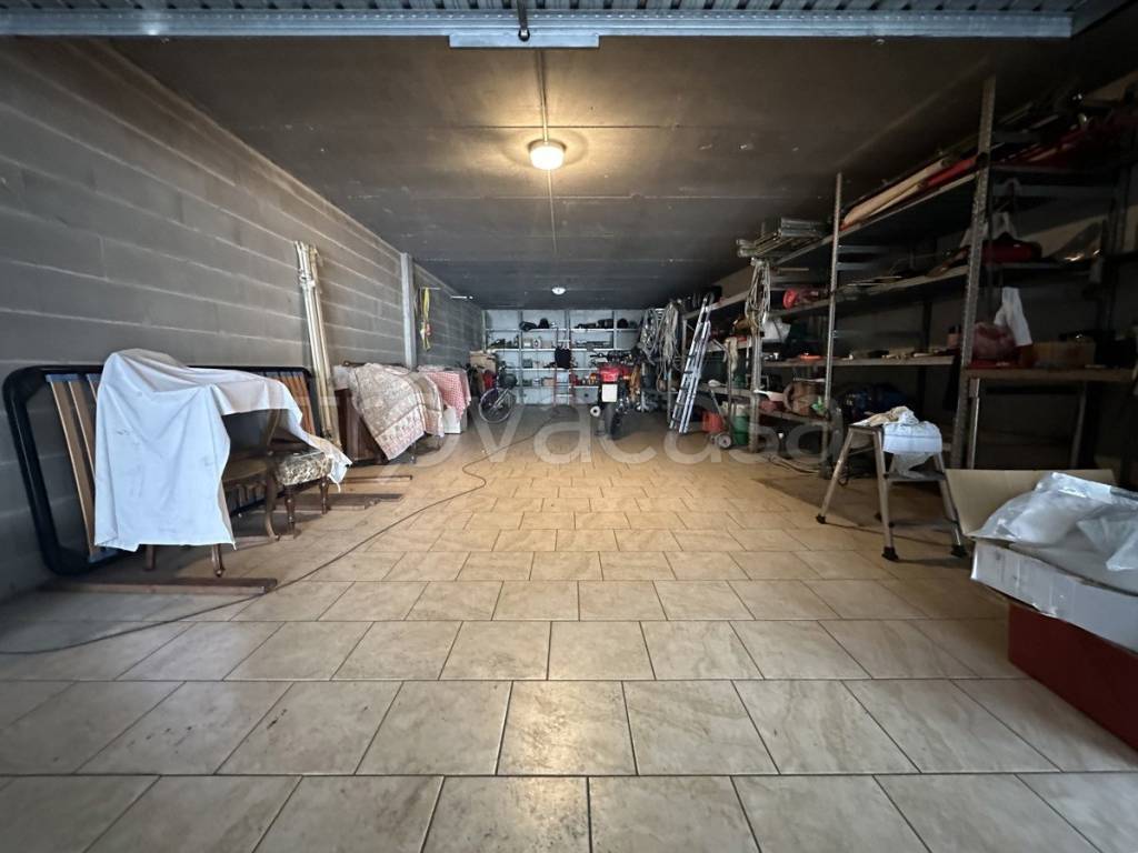 Garage in vendita a Isola della Scala via Claudia