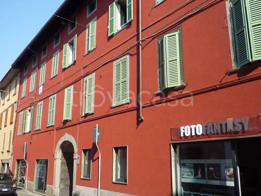 Appartamento in vendita ad Alzano Lombardo via Camillo Benso di Cavour
