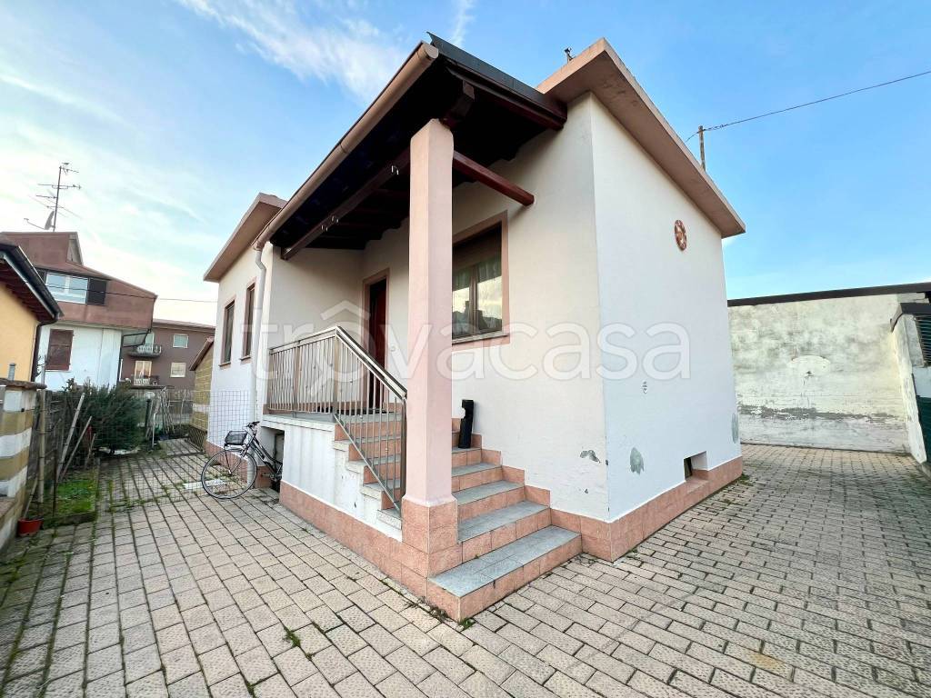 Appartamento in vendita a Brembio via Monte Grappa, 52