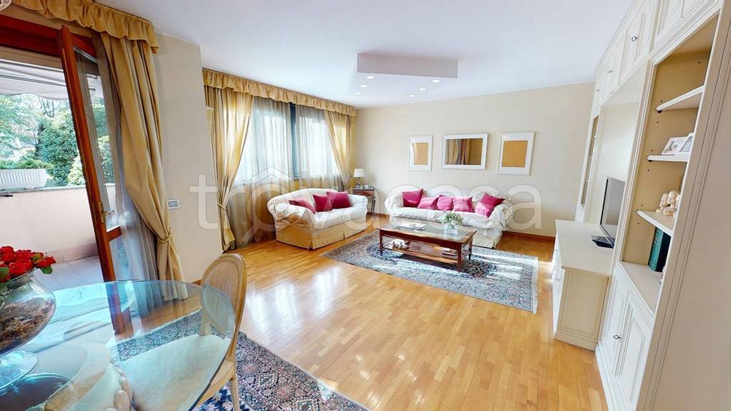 Appartamento in vendita a Segrate via Cassanese, 41
