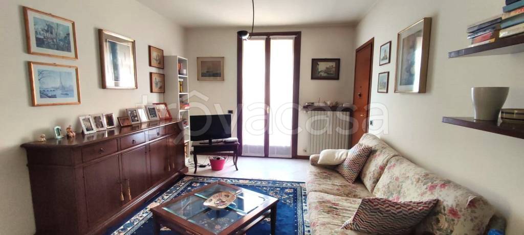 Appartamento in vendita a Landriano via Crosio, 13