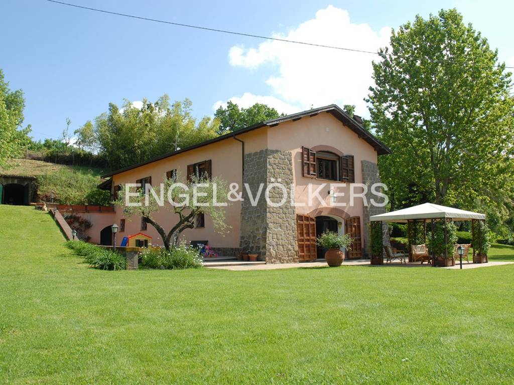 Villa in vendita a Genazzano via Cona Bosca
