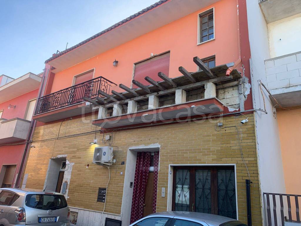 Appartamento in vendita a Manduria via San Carlo Borromeo, 8