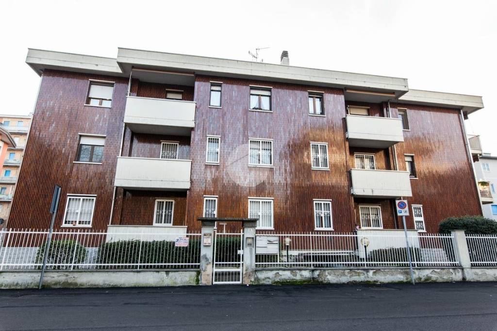 Appartamento in vendita a Cesano Boscone via s. Giuseppe Da Cottolengo, 1