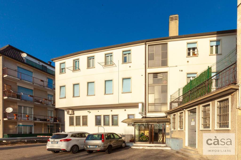Appartamento in vendita a Varese via Rovereto, 9
