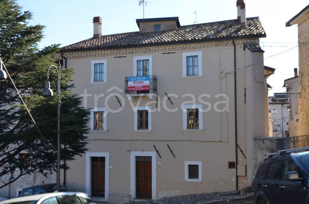 Casa Indipendente in vendita a Ovindoli piazza San Rocco