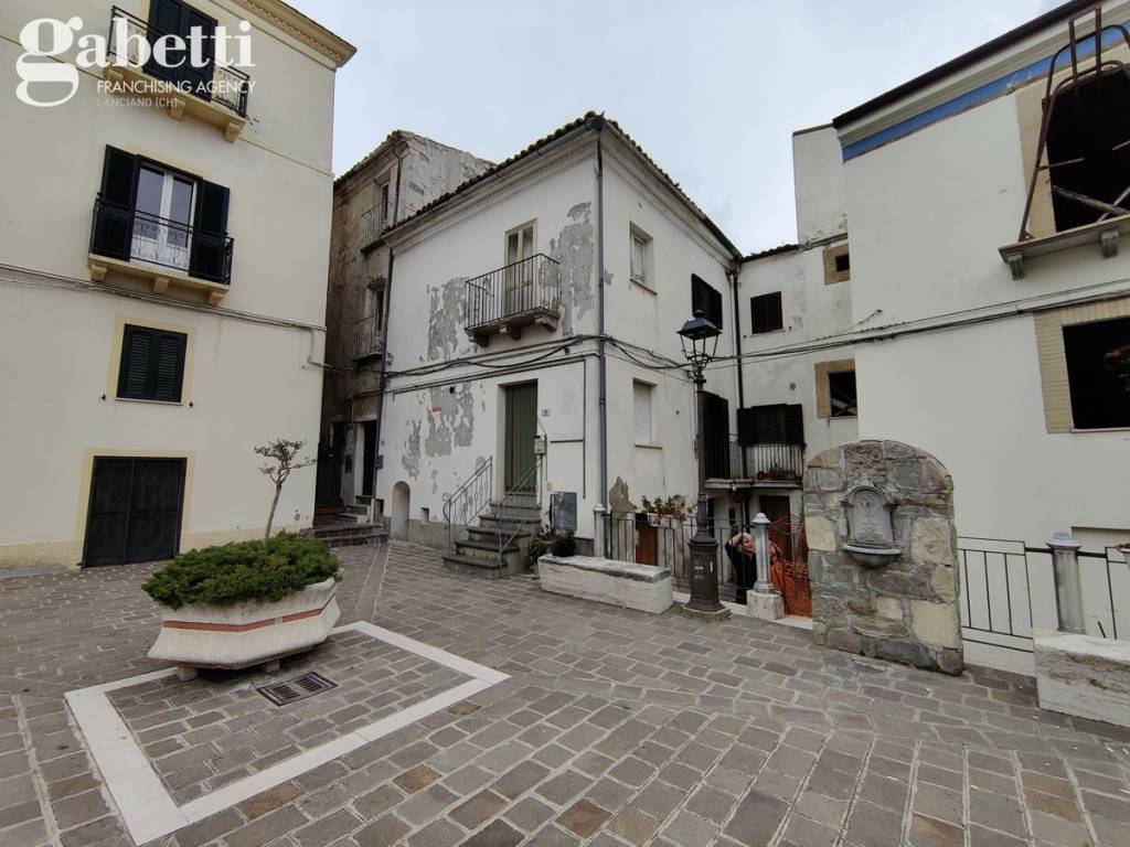 Casa Indipendente in vendita a Gissi via Largo la Porta, 5