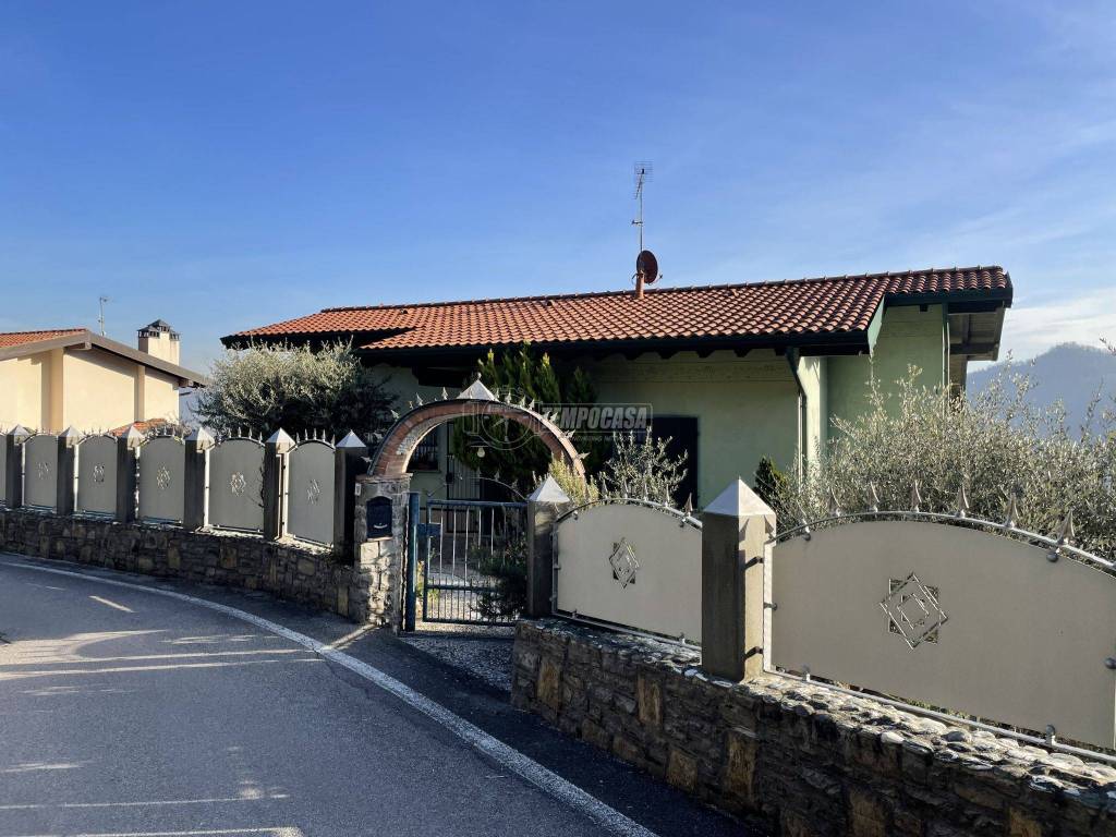 Villa in vendita a Foresto Sparso via Gafforelli, Foresto Sparso