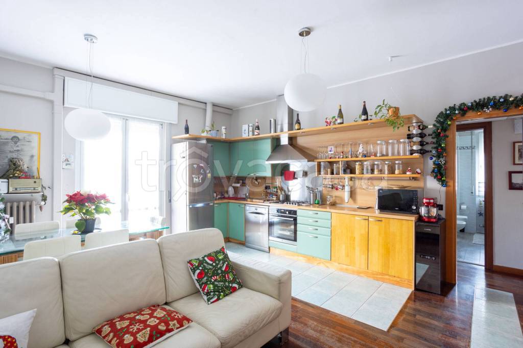 Appartamento in vendita a Cinisello Balsamo via Carlo Cattaneo, 30